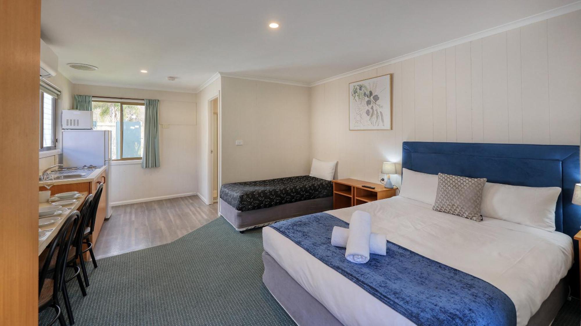 Deniliquin Riverside Caravan Park المظهر الخارجي الصورة