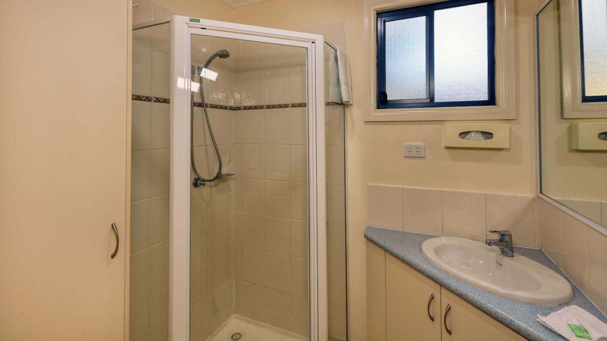 Deniliquin Riverside Caravan Park المظهر الخارجي الصورة