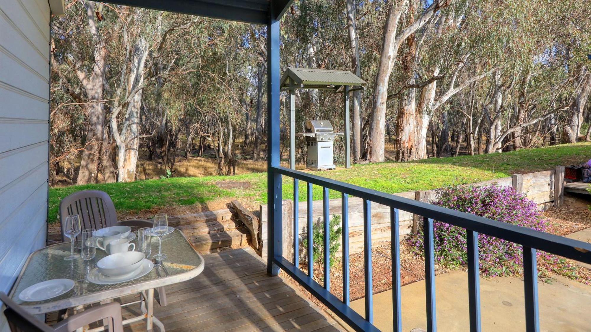 Deniliquin Riverside Caravan Park المظهر الخارجي الصورة