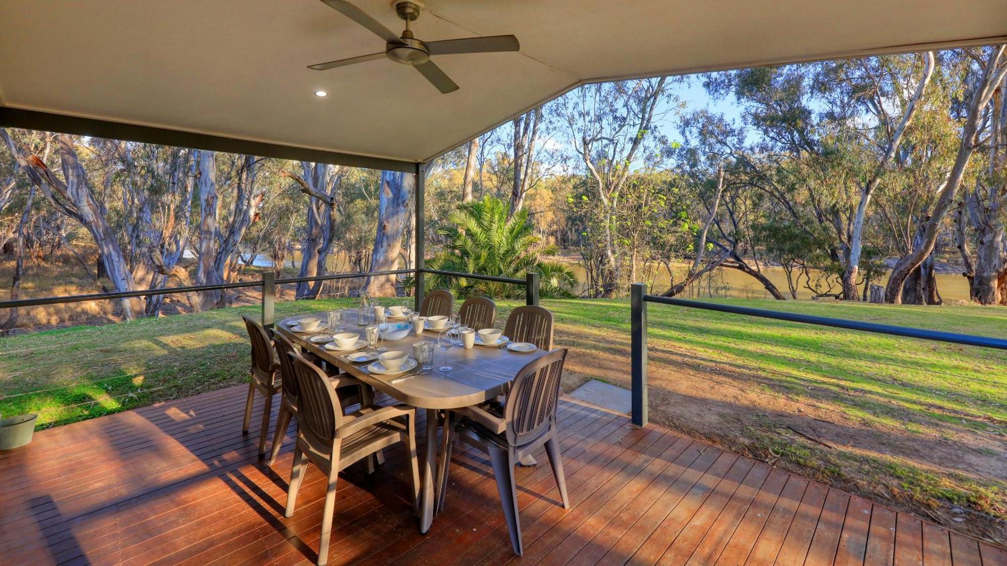 Deniliquin Riverside Caravan Park المظهر الخارجي الصورة