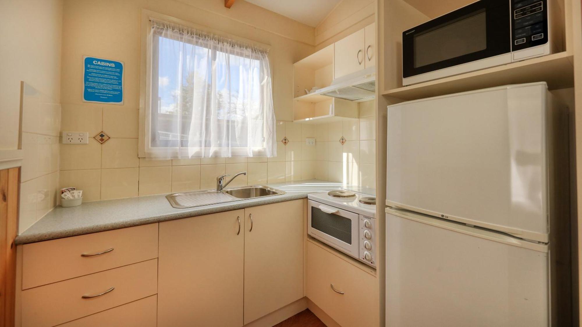 Deniliquin Riverside Caravan Park المظهر الخارجي الصورة