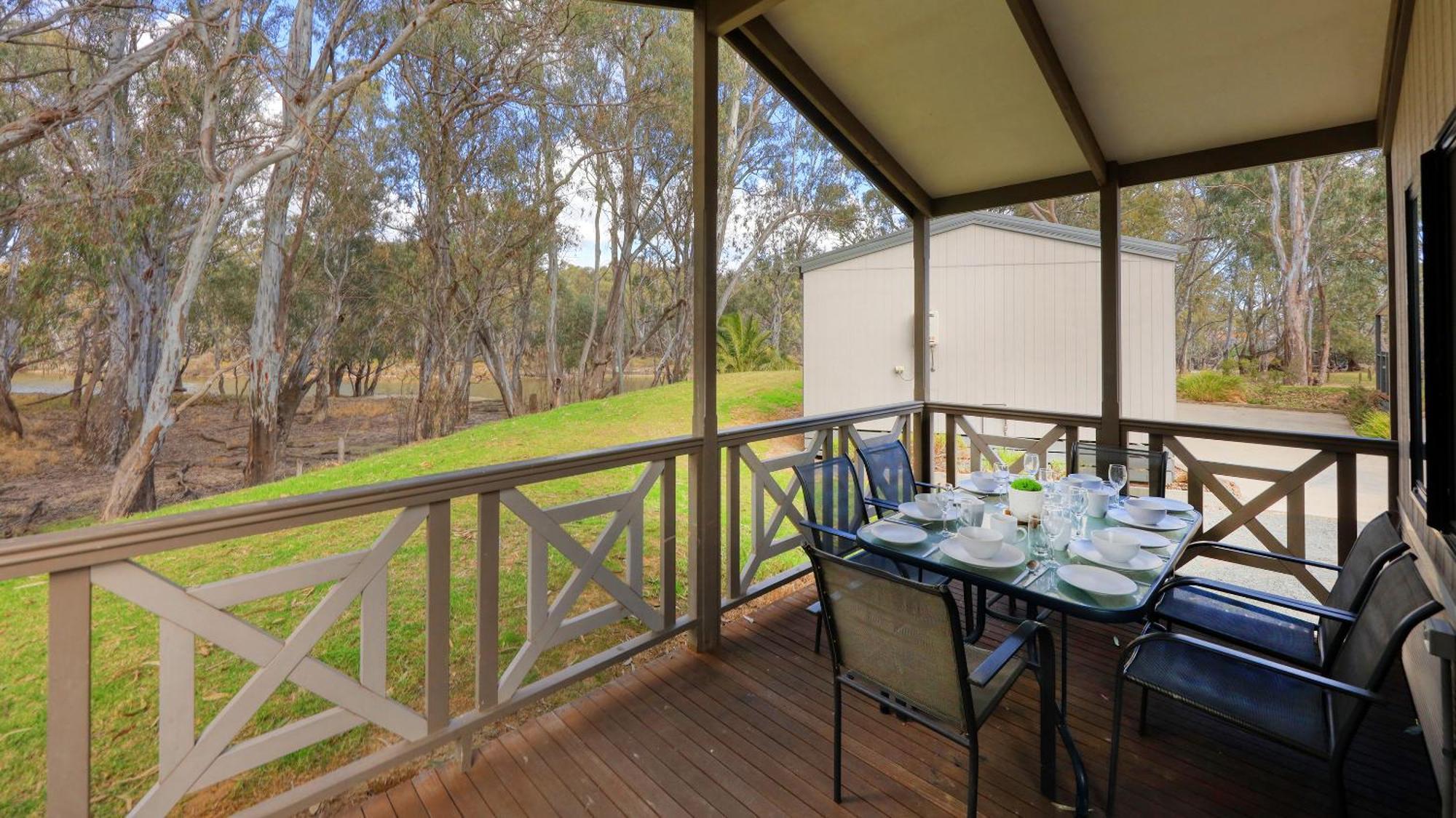 Deniliquin Riverside Caravan Park المظهر الخارجي الصورة