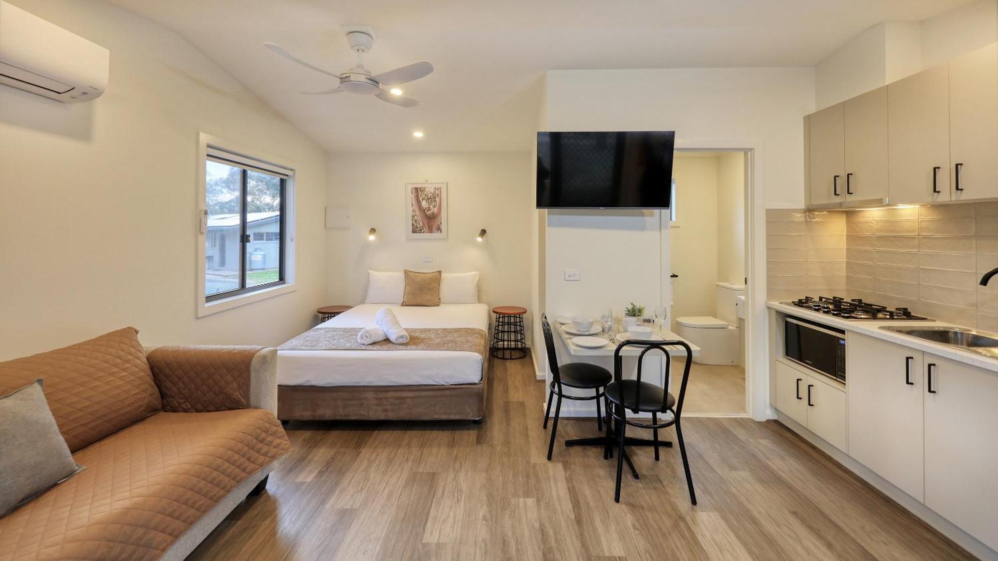Deniliquin Riverside Caravan Park المظهر الخارجي الصورة