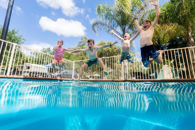 Deniliquin Riverside Caravan Park المظهر الخارجي الصورة
